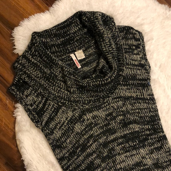 Bongo Scooped Neck Sweater - Picture 2 of 2